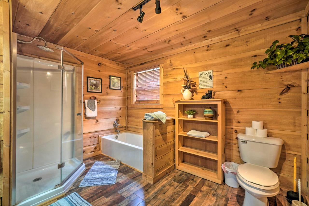 Sevierville Sanctuary Hot Tub, Pool Table And Deck! Eksteriør billede