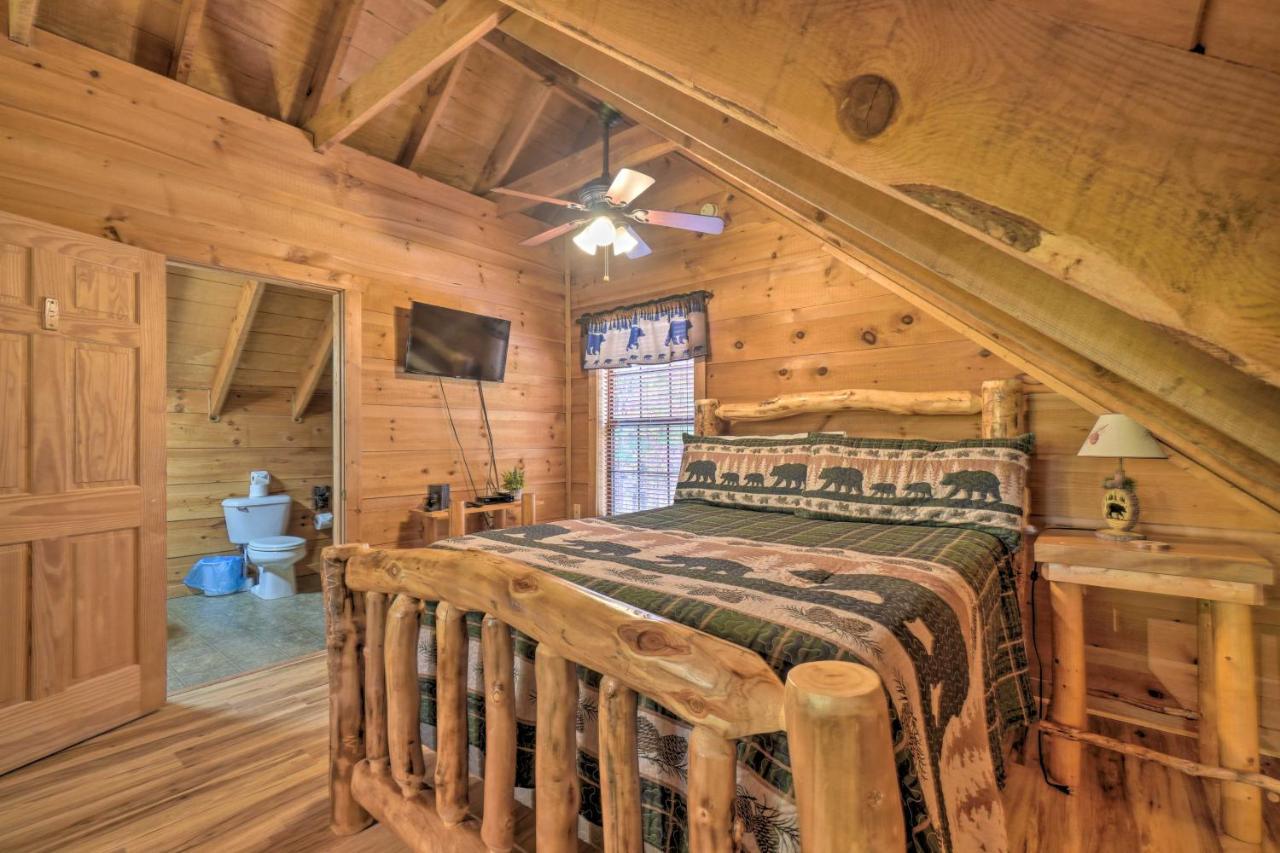 Sevierville Sanctuary Hot Tub, Pool Table And Deck! Eksteriør billede