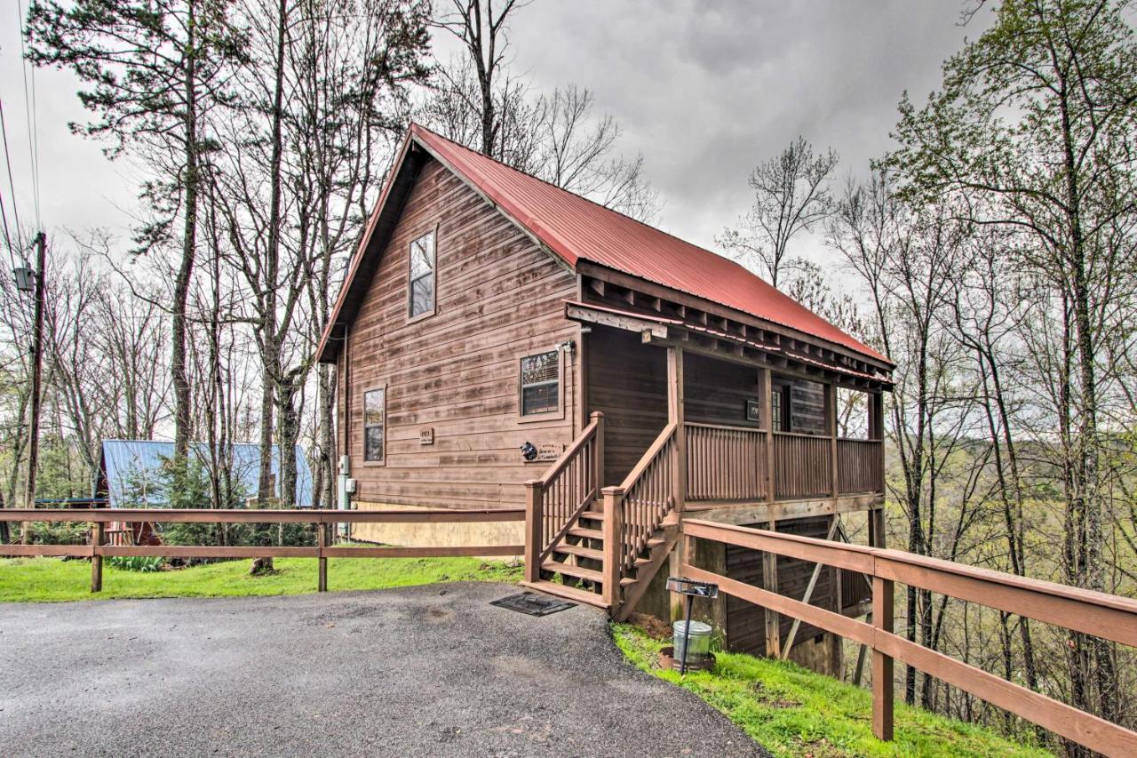 Sevierville Sanctuary Hot Tub, Pool Table And Deck! Eksteriør billede