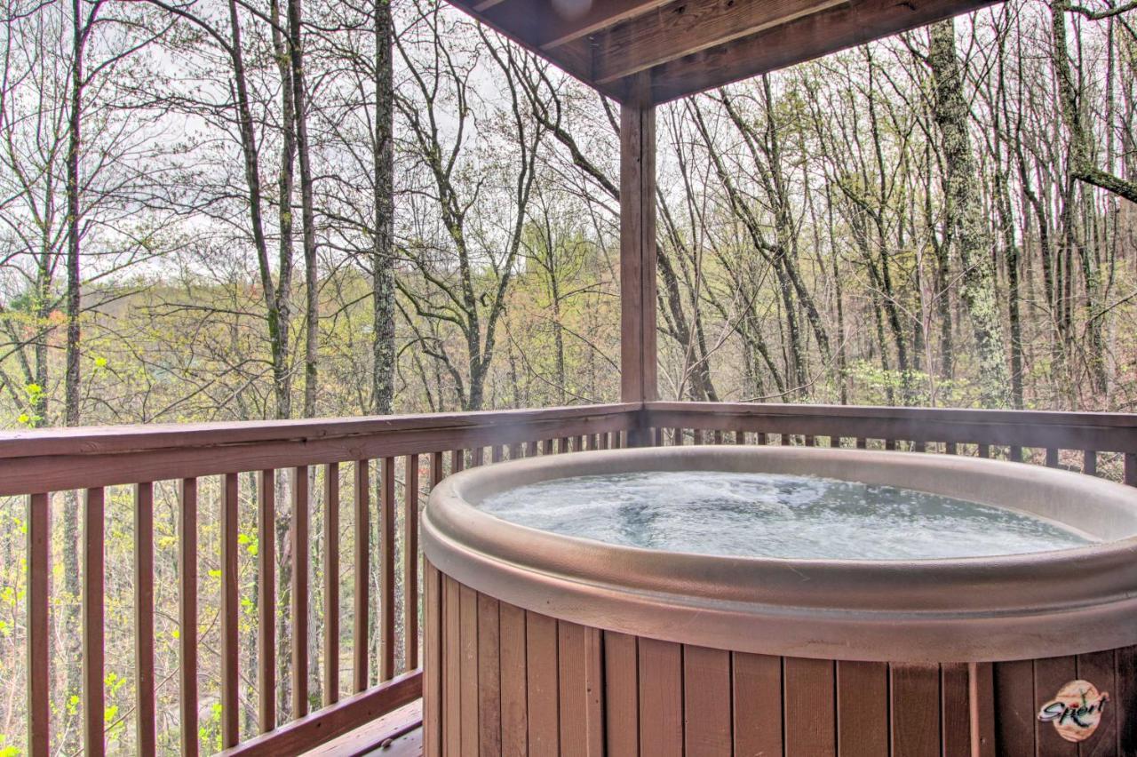Sevierville Sanctuary Hot Tub, Pool Table And Deck! Eksteriør billede