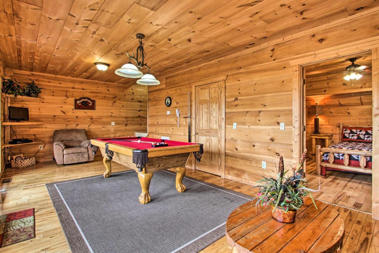 Sevierville Sanctuary Hot Tub, Pool Table And Deck! Eksteriør billede
