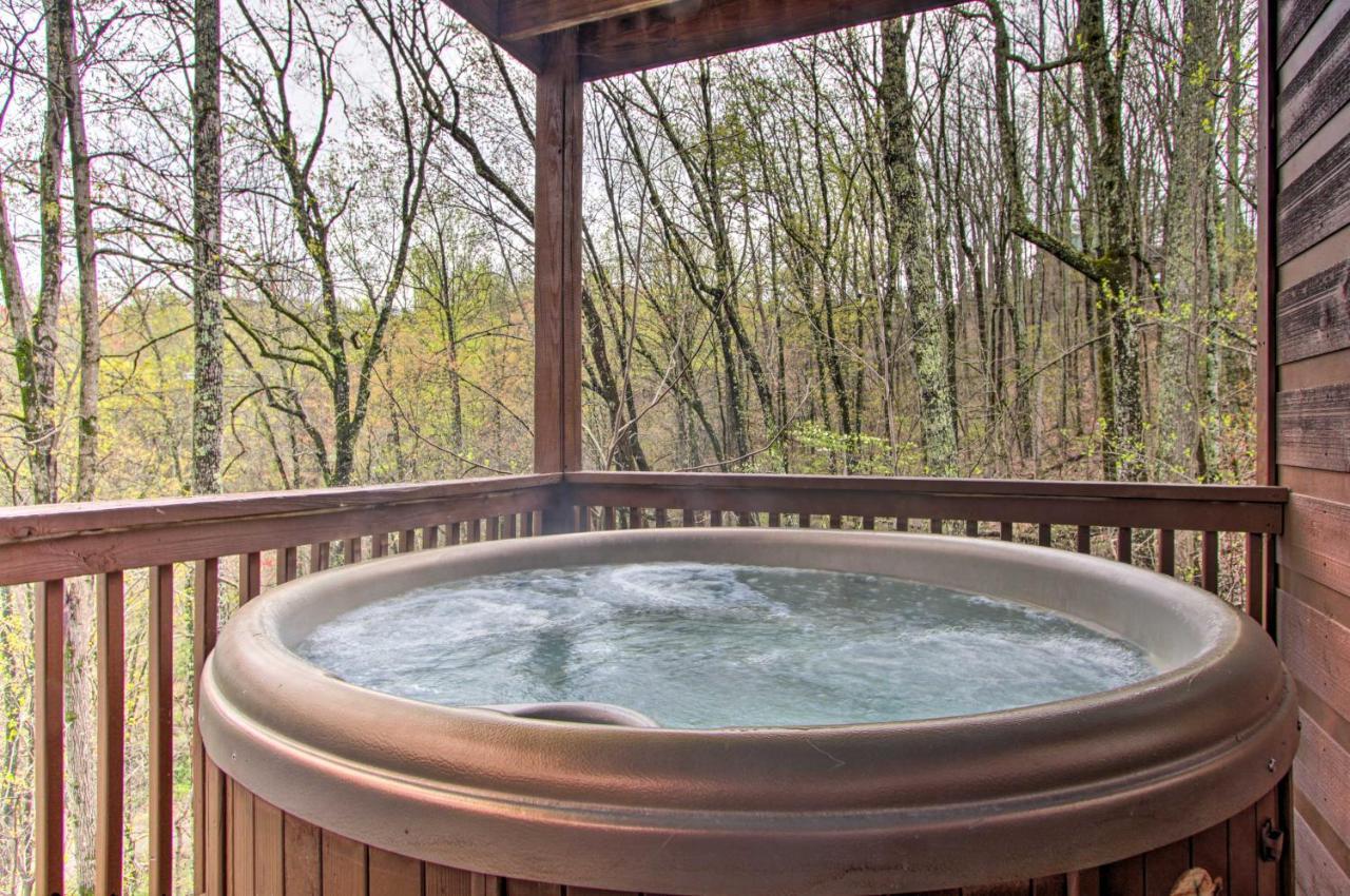 Sevierville Sanctuary Hot Tub, Pool Table And Deck! Eksteriør billede