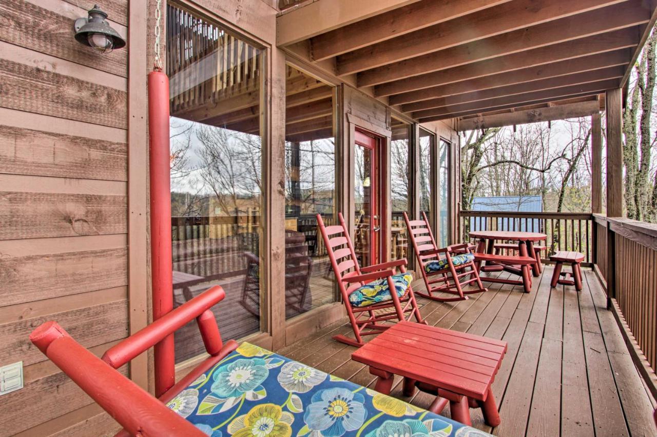 Sevierville Sanctuary Hot Tub, Pool Table And Deck! Eksteriør billede