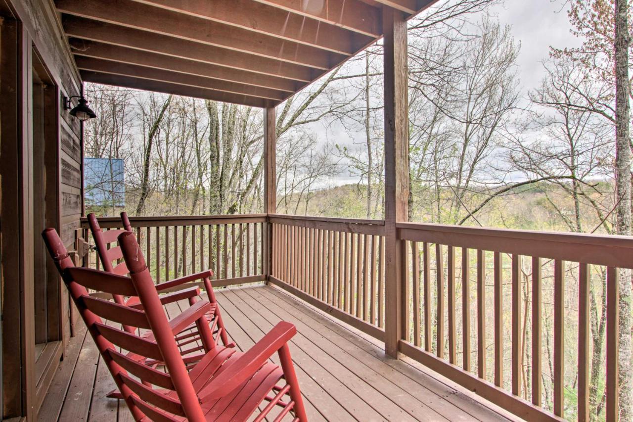Sevierville Sanctuary Hot Tub, Pool Table And Deck! Eksteriør billede
